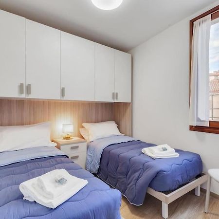 Cozy Apartment per 4 vicino San Marco Venecia Exterior foto